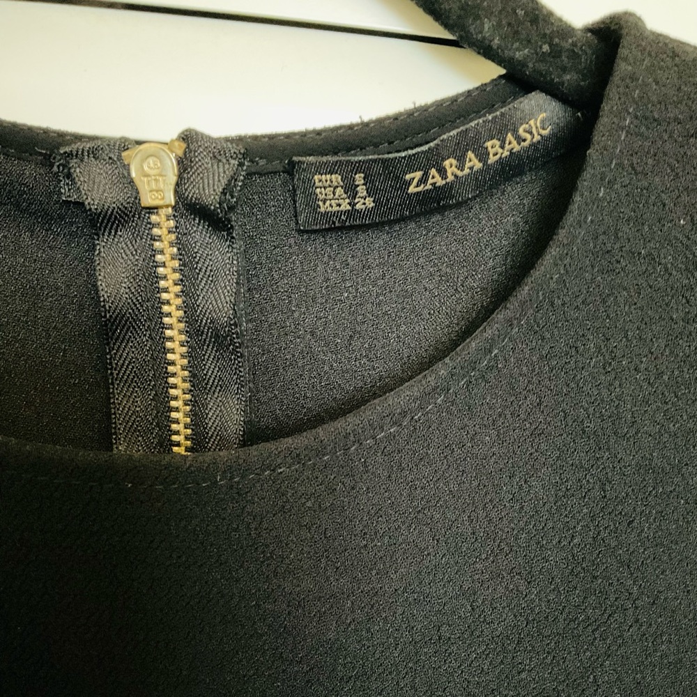 NWT Zara Black Crop Top with Gold Zipper detail - Picture 4 of 13